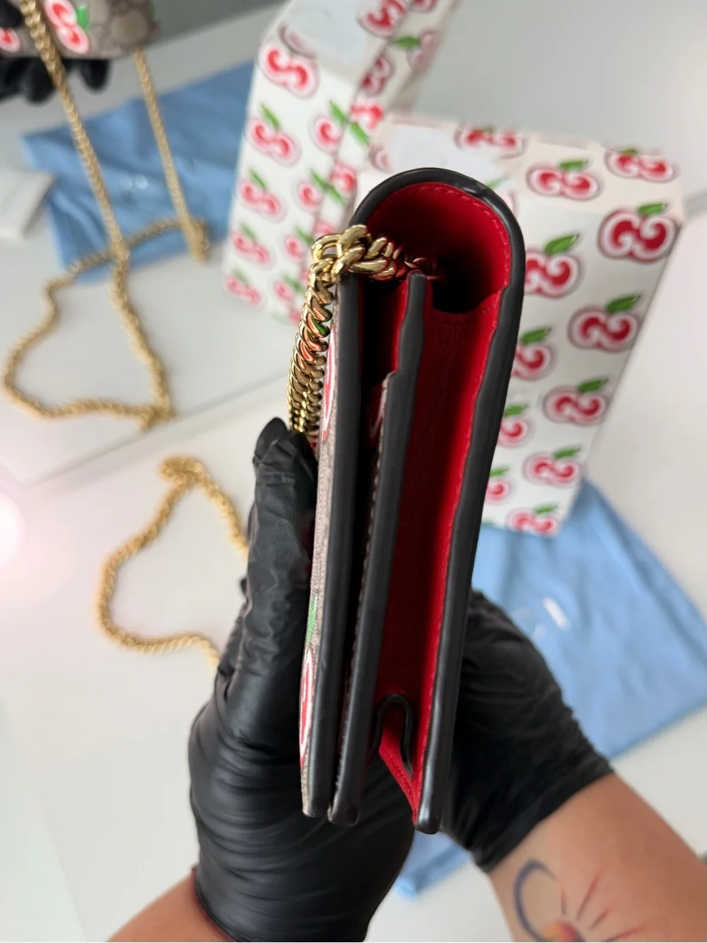 Gucci GG Supreme Apple Print Wallet on Chain WOC gold chain Full Set Rare - Picture 4 of 9